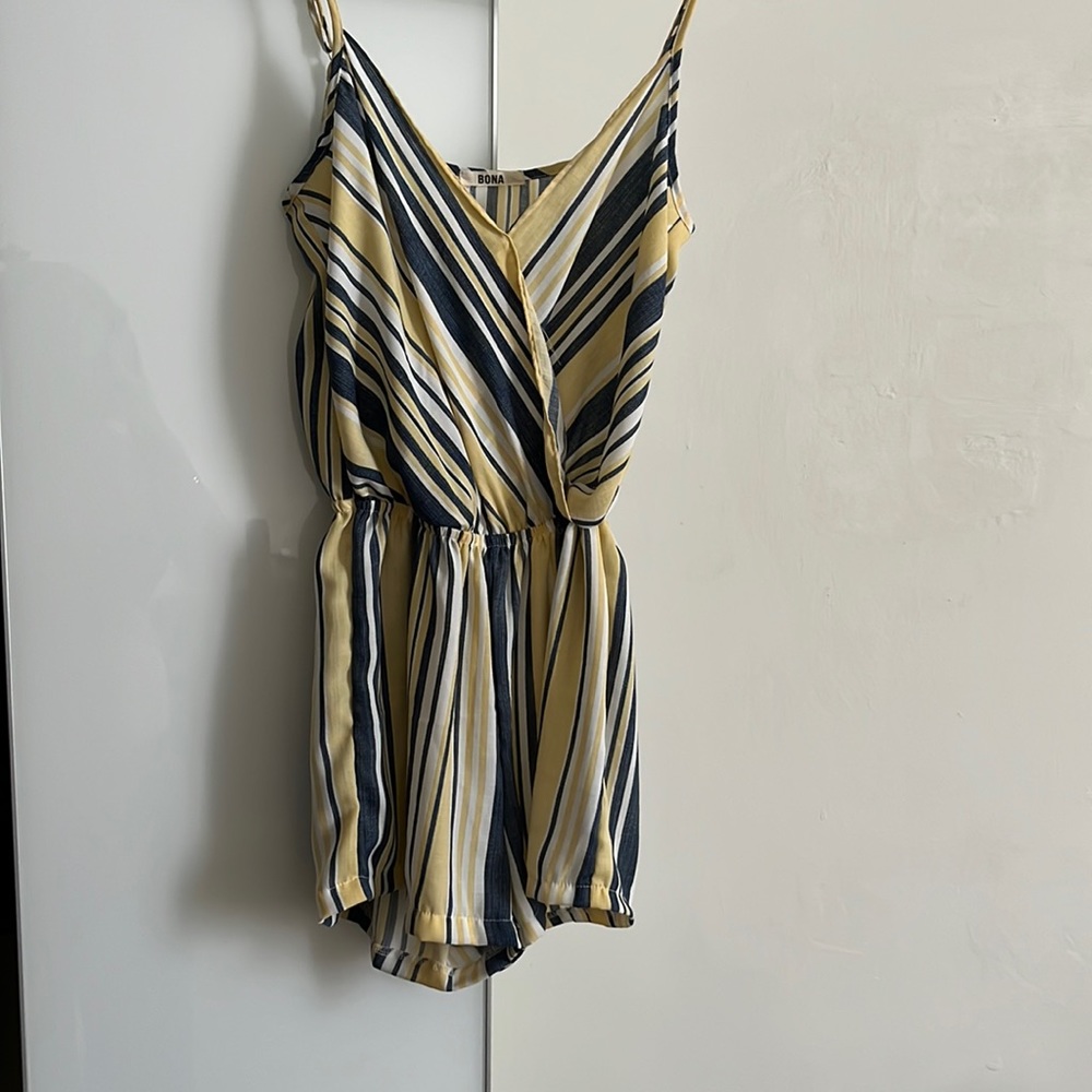 Short jumpsuit